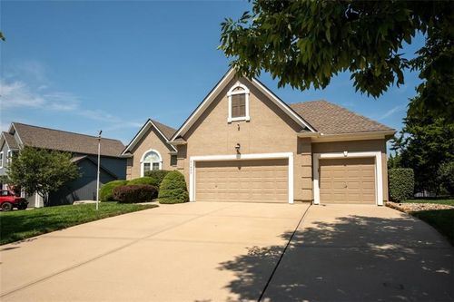 21400 W 98th Pl, Lenexa, KS, 66220-2690 | Card Image