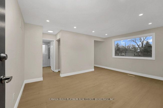 1985 College Ave, Home with 4 bedrooms, 8 bathrooms and 8 parking in Windsor ON | Image 13