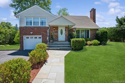 3 Carolyn Pl, Bronxville, NY, 10708-5101 | Card Image