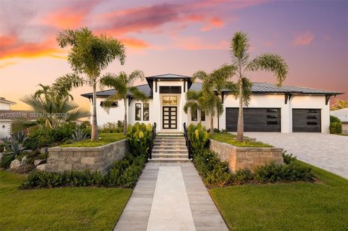 111 Montrose Dr, FORT MYERS, FL, 33919-6143 | Card Image