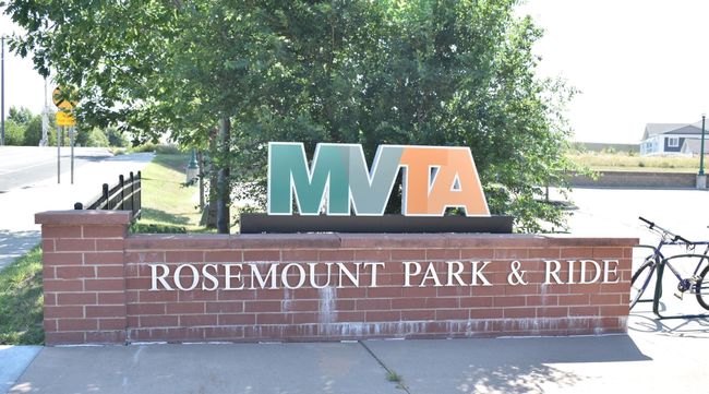 The neighborhood is located 5 minutes from a park & ride! | Image 28