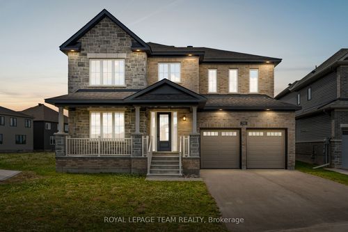 590 Anchor Cir, Manotick, ON, K4M0N4 | Card Image