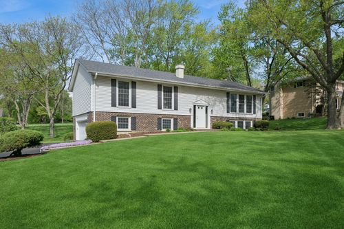 21226 N Woodland Avenue, Barrington, IL, 60010 | Card Image