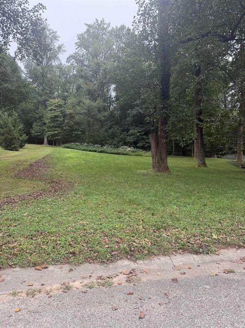207 River Dr, Bloomfield, IN, 47424-1000 | Card Image