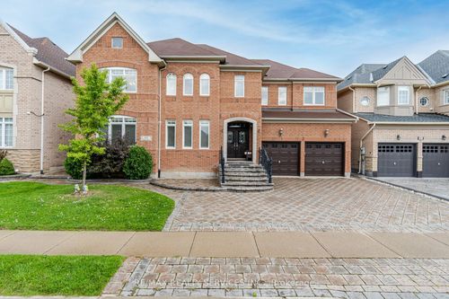 32 Radial St, Brampton, ON, L6Y5K7 | Card Image