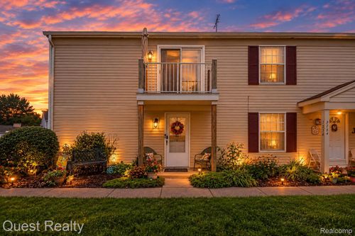 3232 Birchcreek Ct, Lake Orion, MI, 48360-1712 | Card Image