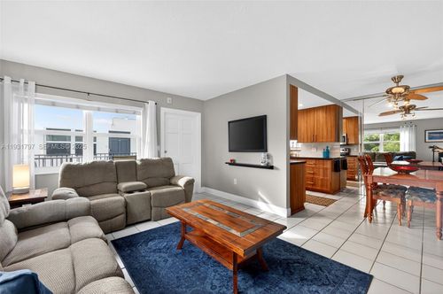 apt-224-415 Ne 2nd St, Hallandale Beach, FL, 33009-4366 | Card Image