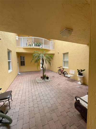 120 - 2101 Shoma Dr, Townhouse with 3 bedrooms, 2 bathrooms and null parking in Royal Palm Beach FL | Image 2