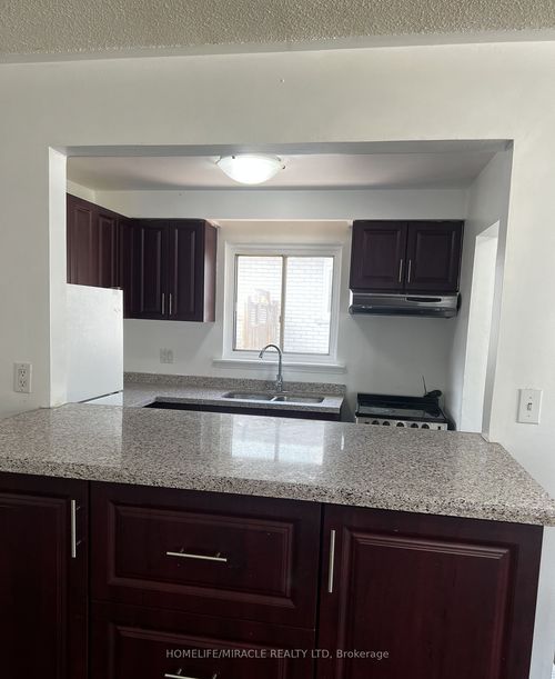3453 Oakglade Cres, Mississauga, ON, L5C1X4 | Card Image