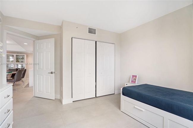 APT-704 - 1155 Brickell Bay Dr, Condo with 3 bedrooms, 2 bathrooms and null parking in Miami FL | Image 34