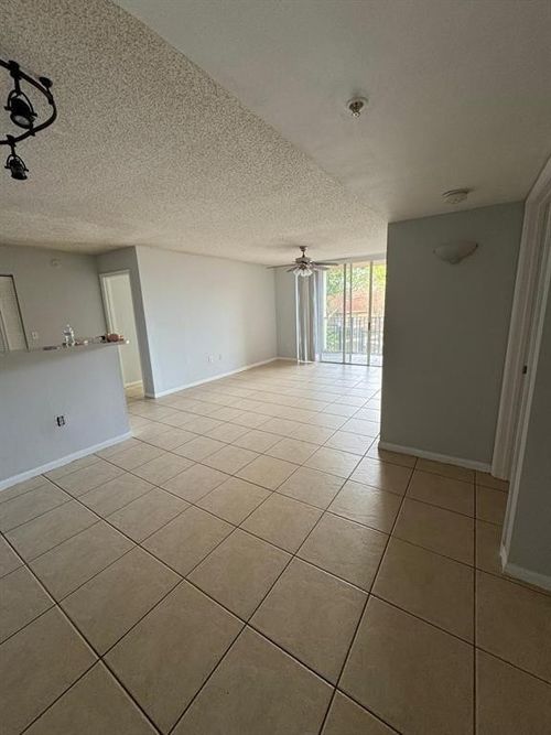 apt-204-4808 N State Road 7, Coconut Creek, FL, 33073-3352 | Card Image