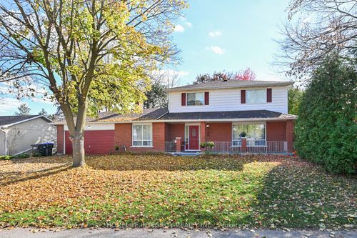 9 Greenaway St, Tottenham, ON, L0G1W0 | Card Image