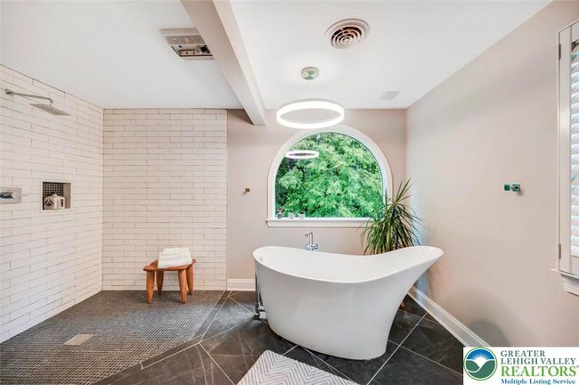 primary bath | Image 40