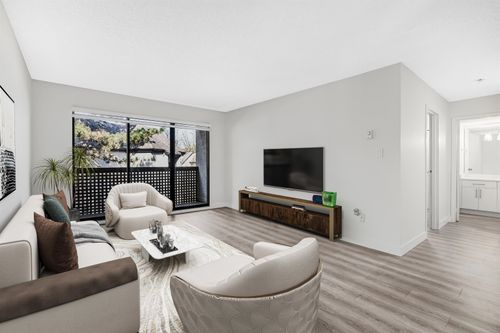 309-385 Ginger Dr, New Westminster, BC, V3L5L6 | Card Image