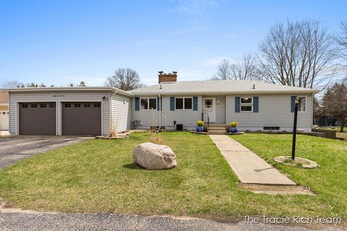 8121 S Youngman Rd, Greenville, MI, 48838 | Card Image