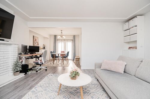 3738 Forest St, Burnaby, BC, V5G1W6 | Card Image