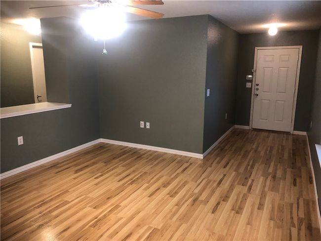2105 Tranquilo Trl, House other with 3 bedrooms, 2 bathrooms and 4 parking in Austin TX | Image 4