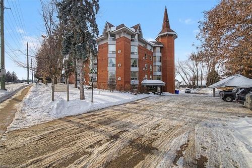 304-384 Erb St W, Waterloo, ON, N2L1W6 | Card Image