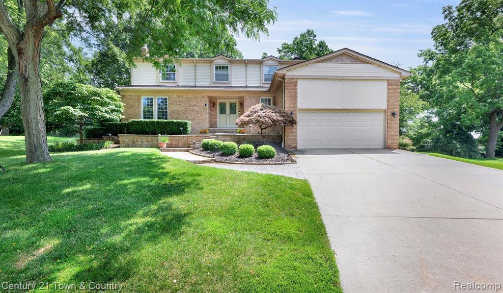 Old Tree Ct, Rochester Hills, MI 48309