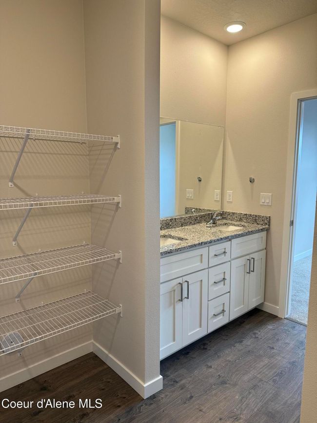 Primary Bathroom | Image 17