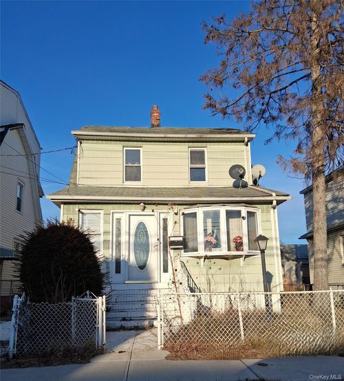 220-35 135th Ave, Springfield Gardens, NY, 11413-1915 | Card Image