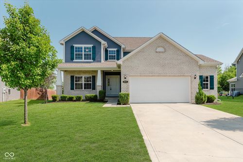 8894 Benjamin Ln, Avon, IN, 46123-5329 | Card Image