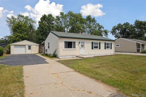 39248 Wade Rd, Romulus, MI, 48174-1038 | Card Image