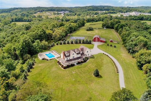 32 Old Chester Rd, Goshen, NY, 10924-5217 | Card Image