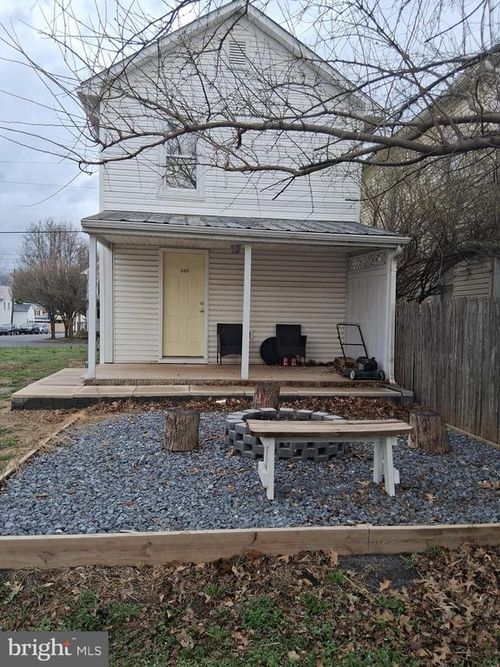 530 Virginia Ave, MARTINSBURG, WV, 25401-2632 | Card Image