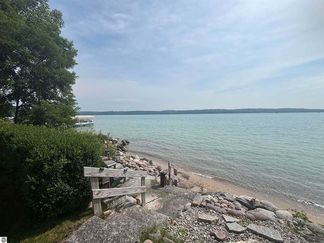 12305 3 Rd St, House other with 5 bedrooms, 4 bathrooms and null parking in Kewadin MI | Image 70