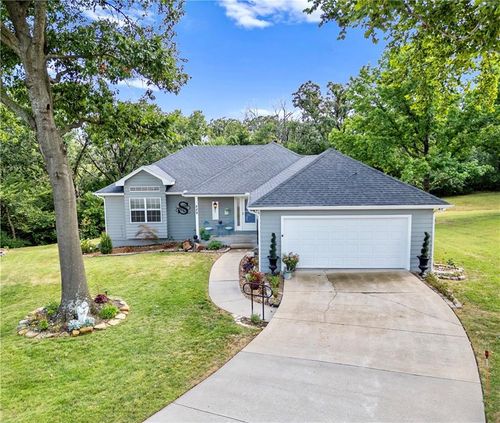 529 S Prewitt St, Nevada, MO, 64772-3834 | Card Image