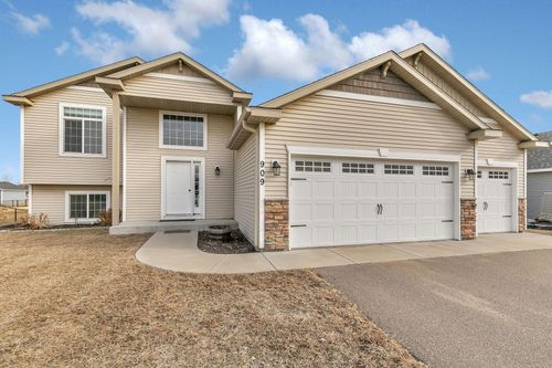 909 4th St Ne, Rice, MN, 56367-8860 | Card Image