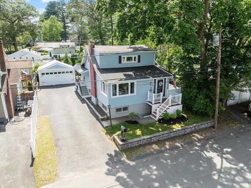 9 Crescent Ave, Lynnfield, MA, 01940-1901 | Card Image
