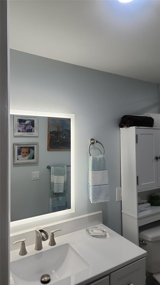 Guest Bathroom Pic #2 | Image 17