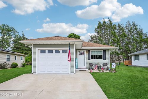 75 Bimini Dr, Toms River, NJ, 08757-4128 | Card Image