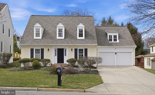 207 Upshire Cir, GAITHERSBURG, MD, 20878-5235 | Card Image