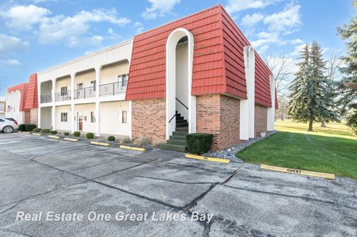 955 Kennely Rd, Saginaw, MI, 48609-6781 | Card Image