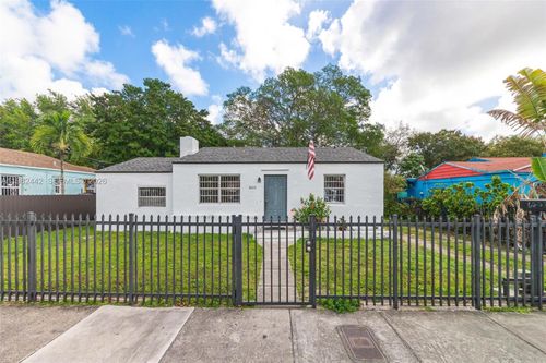 6223 Nw Miami Pl, Miami, FL, 33150-4552 | Card Image