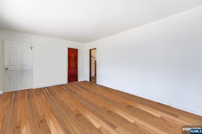 10 5 Th St, Home with 4 bedrooms, 2 bathrooms and null parking in Ridgefield Park NJ | Image 4