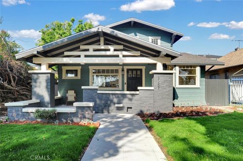 2957 S Hobart Blvd, LOS ANGELES, CA, 90018-3543 | Card Image