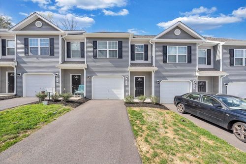 5376 Laurel Crest Ln, Roanoke, VA, 24018-8607 | Card Image