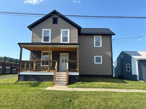 706 Cherry St, Punxsutawney, PA, 15767-1326 | Card Image