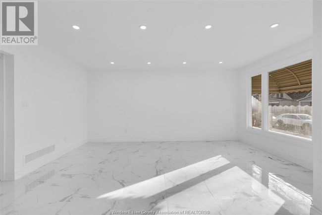 1510 Langlois Ave, House other with 4 bedrooms, 2 bathrooms and null parking in Windsor ON | Image 5