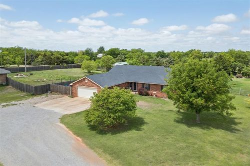 881 Moffat Rd Nw, Piedmont, OK, 73078-8008 | Card Image