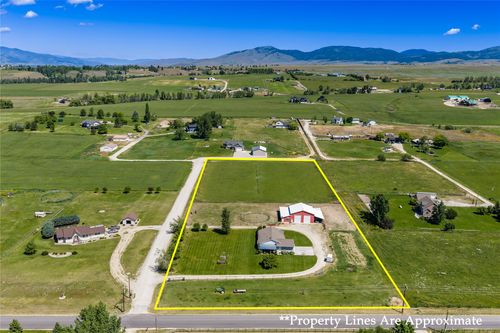 4704 Linhart Ln, Stevensville, MT, 59870-7200 | Card Image