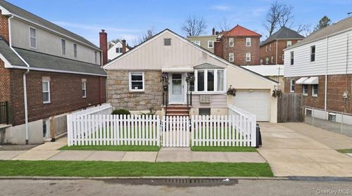 75 Woodlawn Ave, Yonkers, NY, 10704-4349 | Card Image