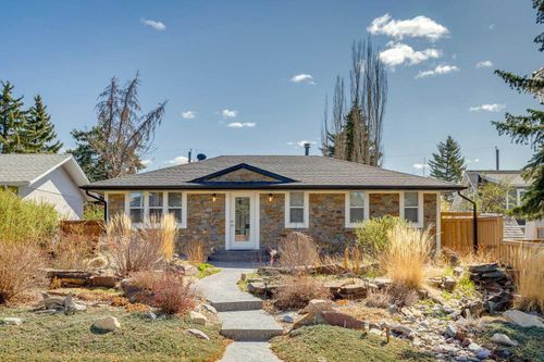 3140 46 St Sw, Calgary, AB, T3E3W8 | Card Image