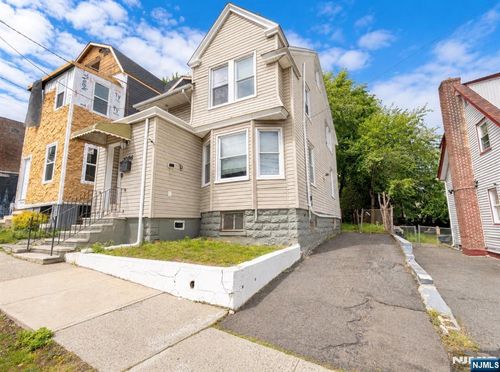1086 18th Ave, Newark, NJ, 07106-2514 | Card Image