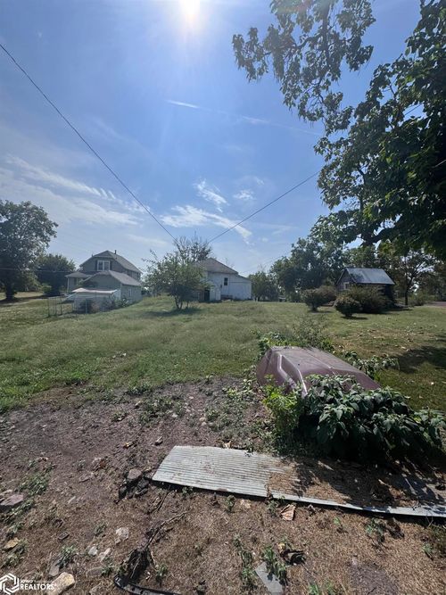 525 Roland Ave, Chariton, IA, 50049-1853 | Card Image