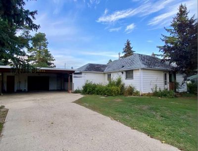 5206 2 Nd Ave N, House detached with 3 bedrooms, 2 bathrooms and 5 parking in Chauvin AB | Image 1